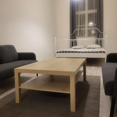 Appartamento Sleepover Center *
