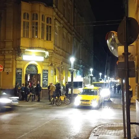 Apartament Sleepover Center